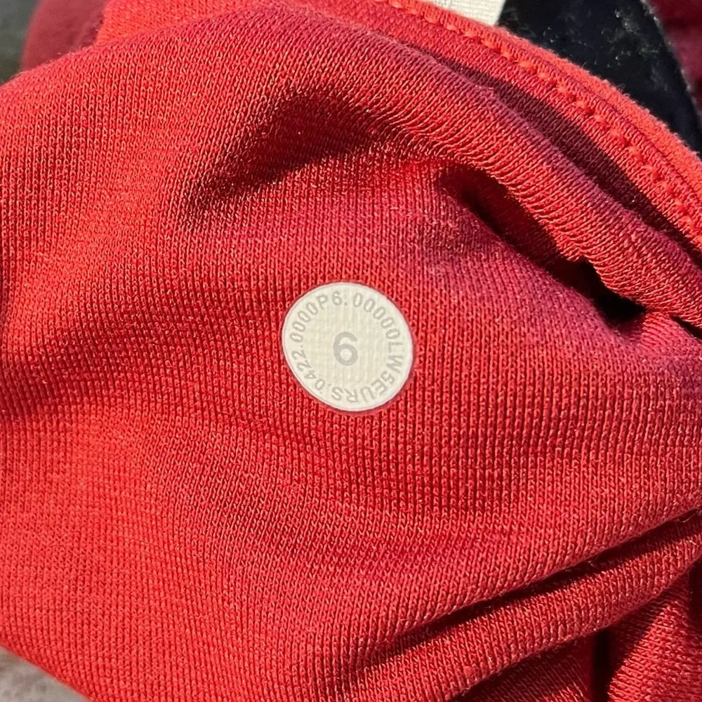 Lululemon Size 6 Align HR 25
